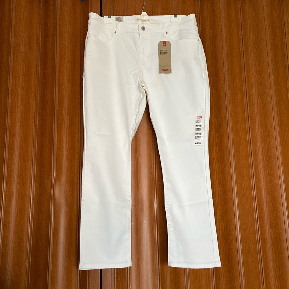 Levi's White Classic Mid-Rise Skinny Jeans Timeless Style Size 18